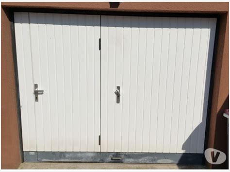 Porte de garage basculante avec portillon pas cher