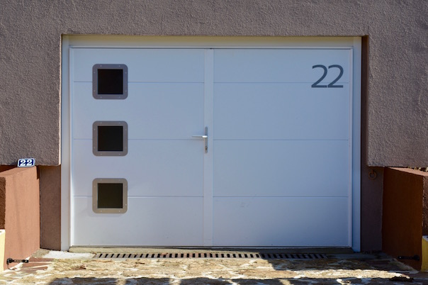 Porte de garage basculante 7016