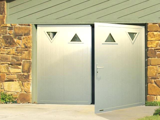 Porte de garage à vantaux