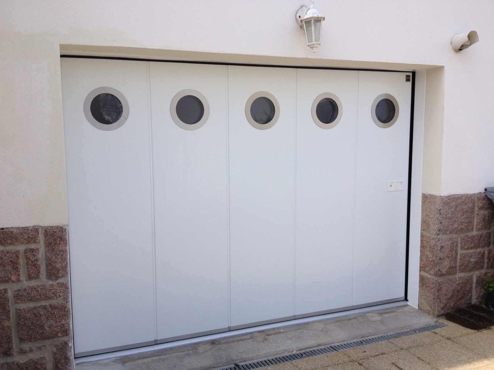 Porte de garage laterale enroulable