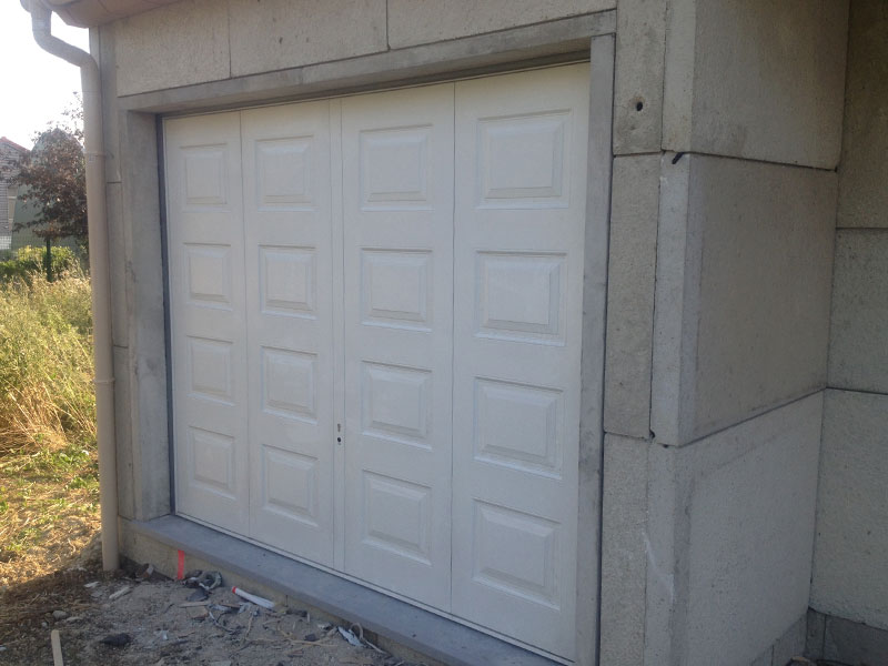 Porte de garage maison phenix