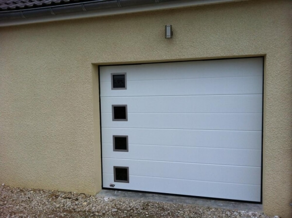 Porte de garage coulissante grande largeur