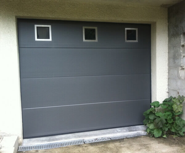 Porte de garage sectionnelle anthracite
