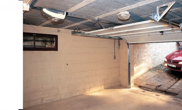 Attache porte de garage