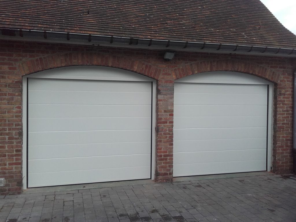 Porte de garage sectionnelle avec imposte