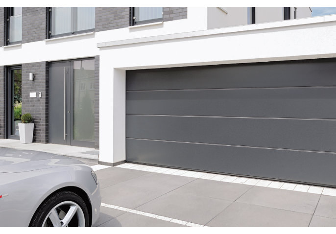 Grande porte de garage sectionnelle