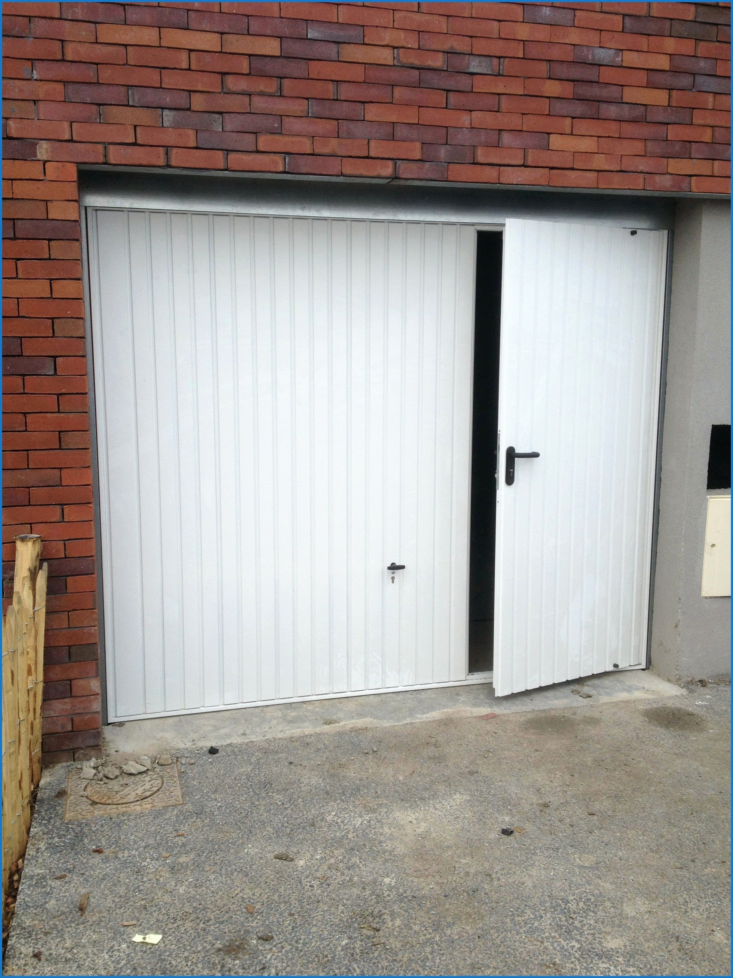 Porte de garage semi debordante