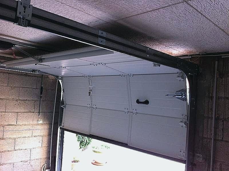 Porte de garage sectionnelle video