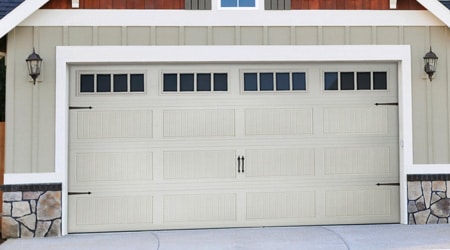 Prix d'une porte de garage sur mesure