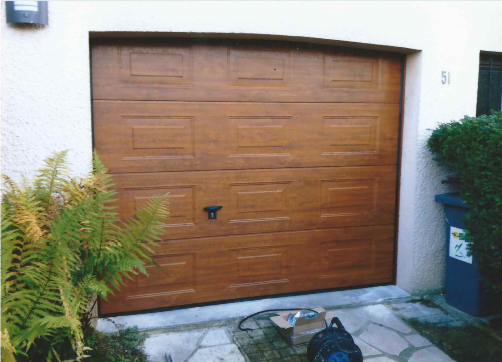 Porte de garage chene dore