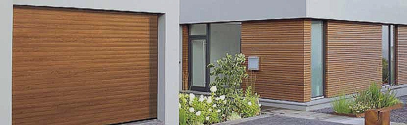 Porte de garage basculante grillagée