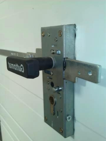 Serrure porte basculante de garage