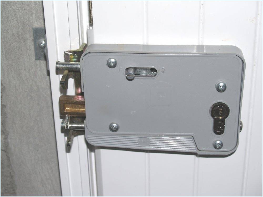 Remplacement serrure porte de garage