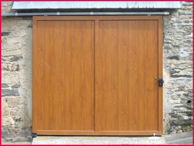 Porte de garage suspendue et coulissante