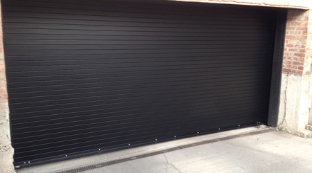Porte de garage enroulable monobloc