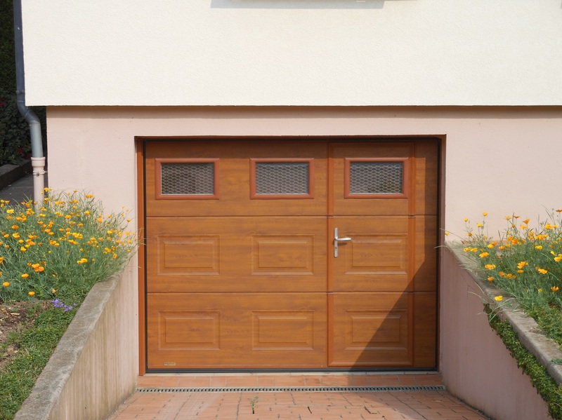 Portes de garage avec porte
