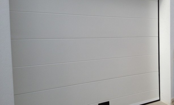 Porte de garage sectionnelle veka