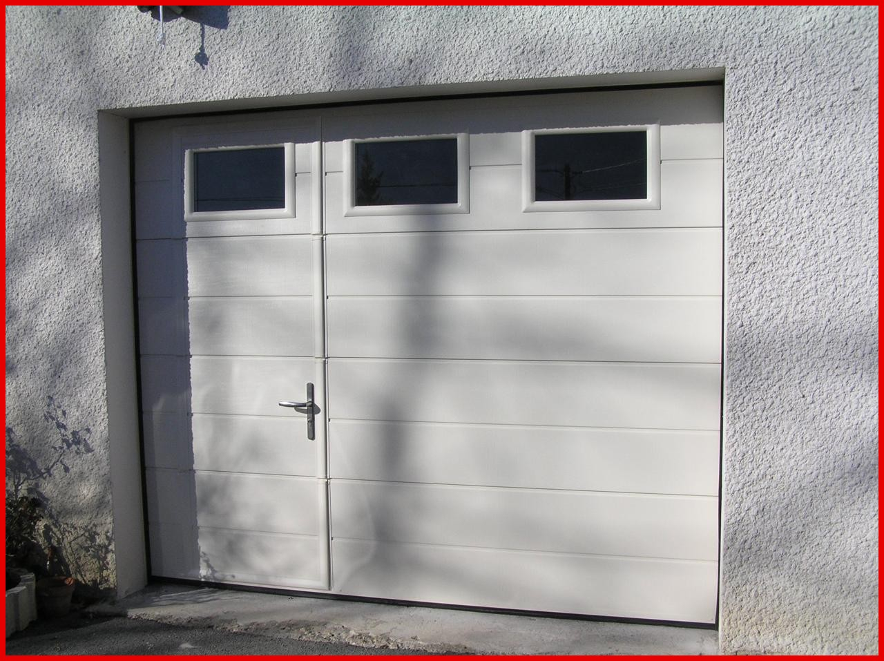 Porte de garage sectionnelle chez lapeyre